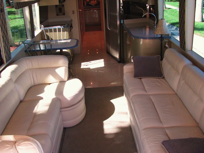 2001 Prevost Thompson XLII For Sale