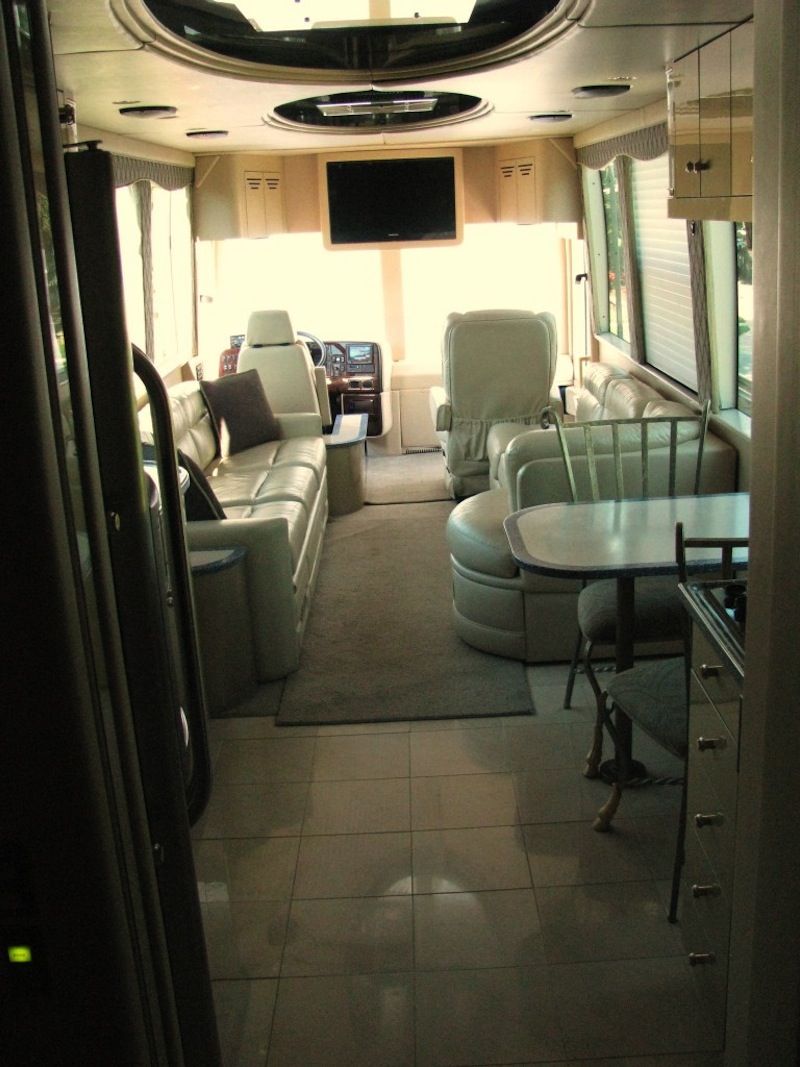 2001 Prevost Thompson XLII For Sale