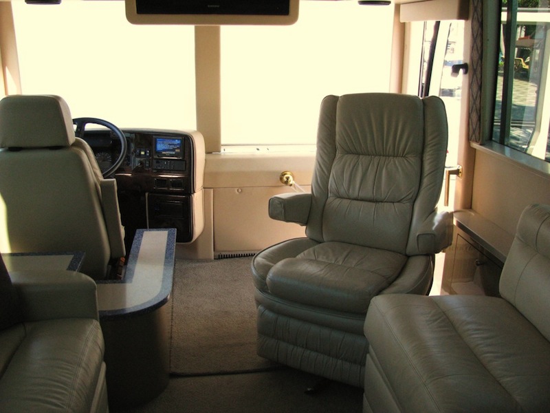 2001 Prevost Thompson XLII For Sale