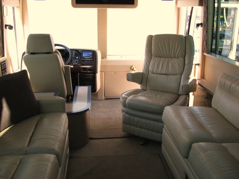 2001 Prevost Thompson XLII For Sale