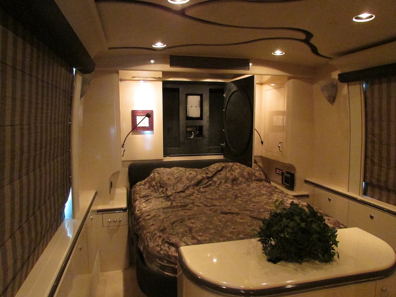 2004 Prevost Marathon H3-45 For Sale