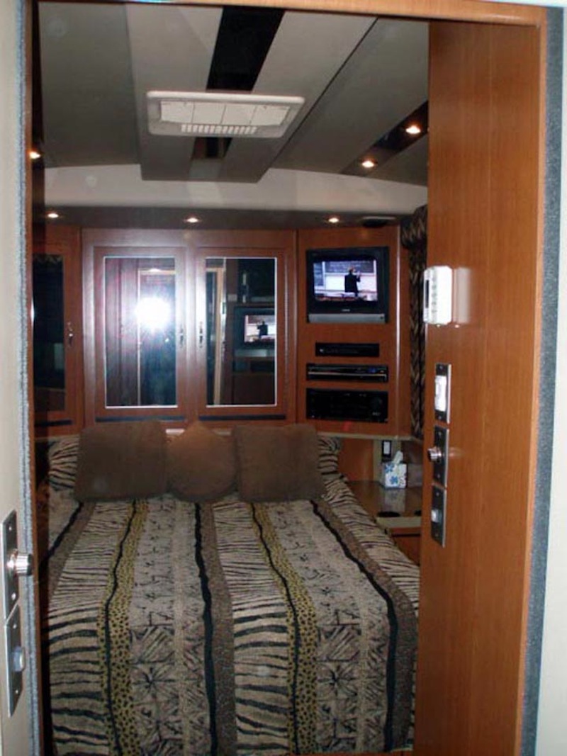 2005 Prevost XLII For Sale