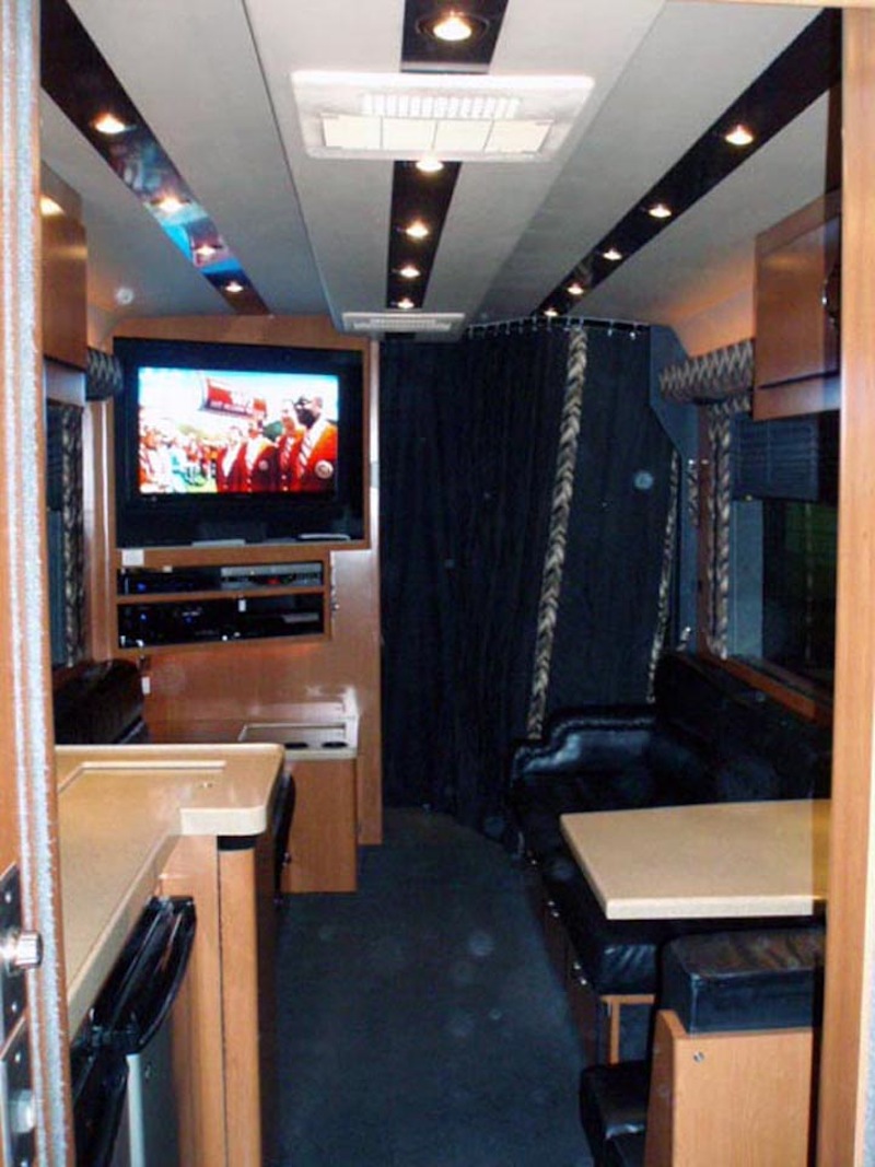 2005 Prevost XLII For Sale