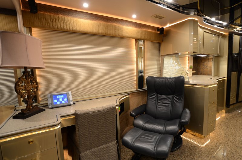 2007 Prevost Featherlite H3-45 For Sale