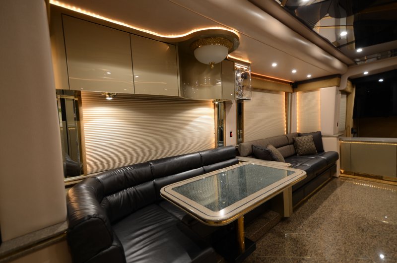 2007 Prevost Featherlite H3-45 For Sale