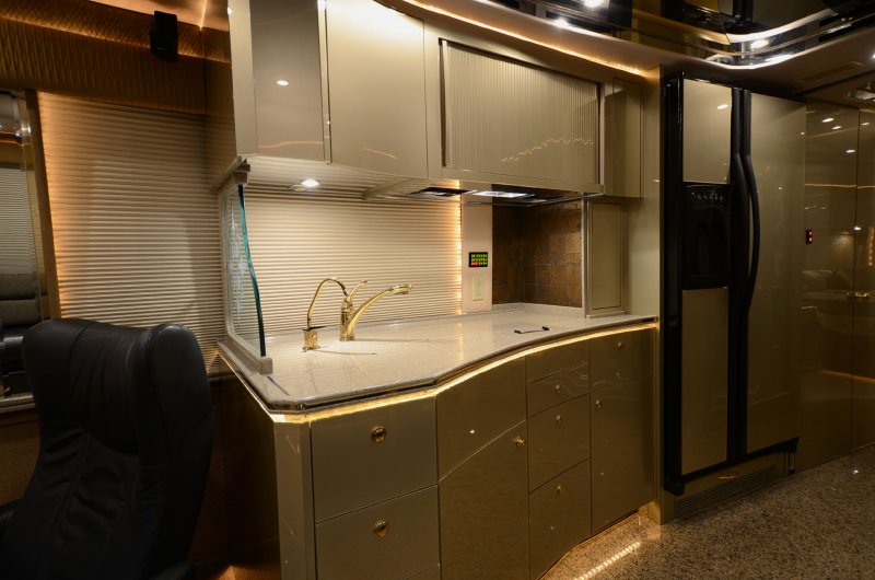 2007 Prevost Featherlite H3-45 For Sale