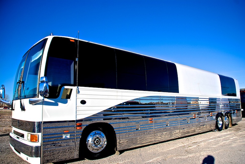 2007 Prevost Featherlite XLII For Sale