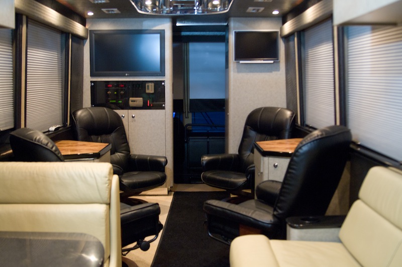 2007 Prevost Featherlite XLII For Sale