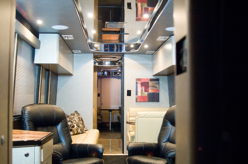 2007 Prevost Featherlite XLII For Sale